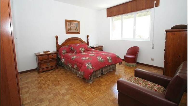 Villa Apartment - 4 Bedrooms With Sea Views - 107766