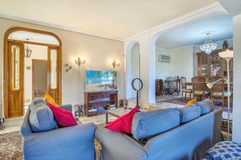 Villa - 5 Bedrooms With Pool And Wifi - 107872