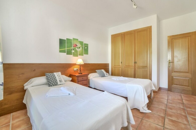 Villa - 7 Bedrooms With Pool And Wifi - 104969