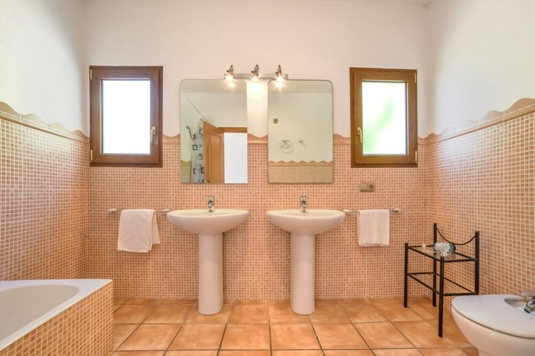 Villa - 7 Bedrooms With Pool And Wifi - 104969