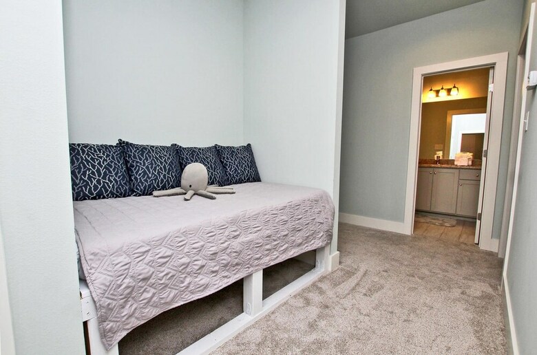 Nautical Breeze At Romeo Beach By Youngs Suncoast