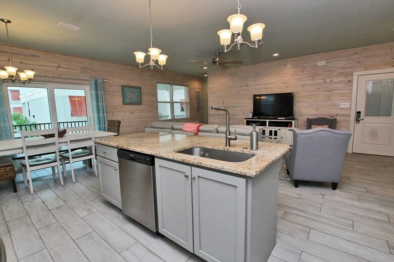 Nautical Breeze At Romeo Beach By Youngs Suncoast