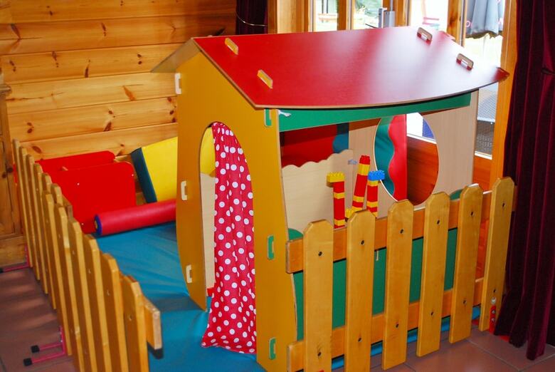 Roulottes Des Mon�di�res - Caravan Park