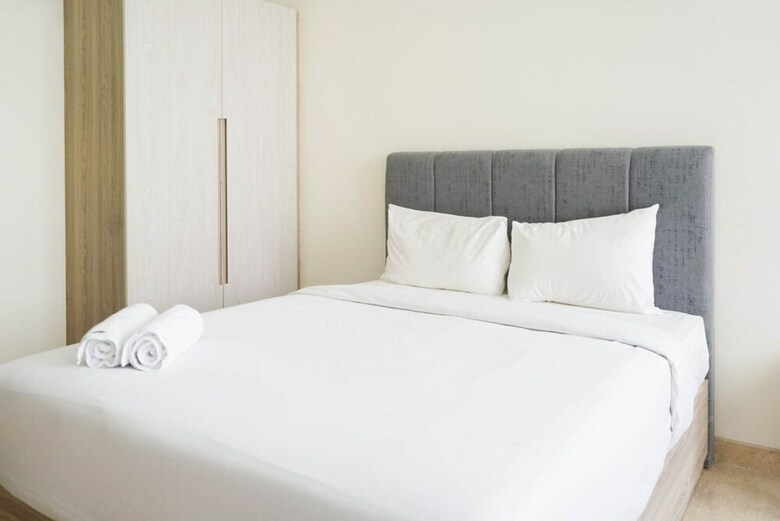 Minimalist And Homey Studio Menteng Park Apartment
