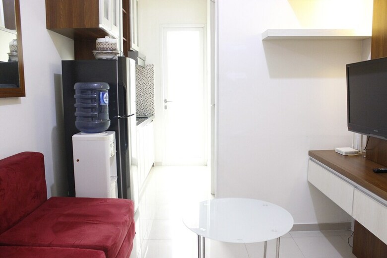 Comfortable 1br Apartment At Parahyangan Residence Near Unpar