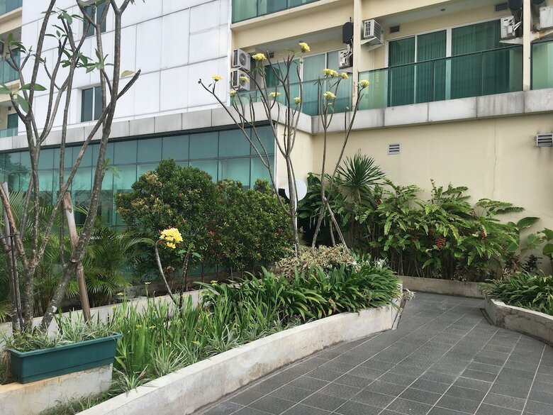 Trendy & Comfy Studio At Tamansari La Grande Apartment