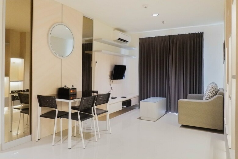 Modern 1br Apartment With City View At Praxis