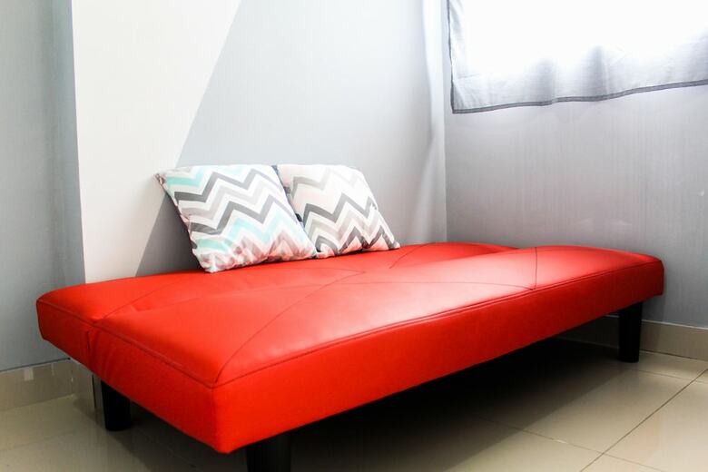 Minimalist And Posh Studio Parkland Avenue Apartment