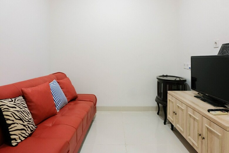 Cozy And Comfy 1br At Roseville Apartment