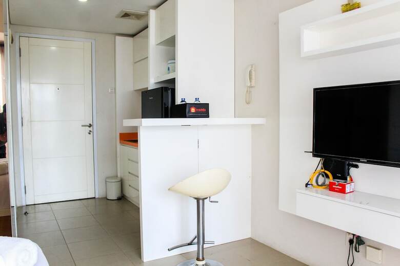 Comfy Studio Apartment At Bintaro Plaza Residence