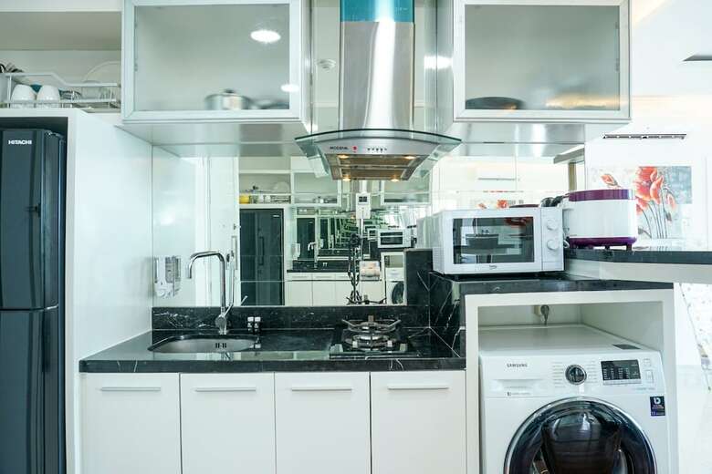 Stunning 2 Bedrooms Apartment At Ancol Mansion