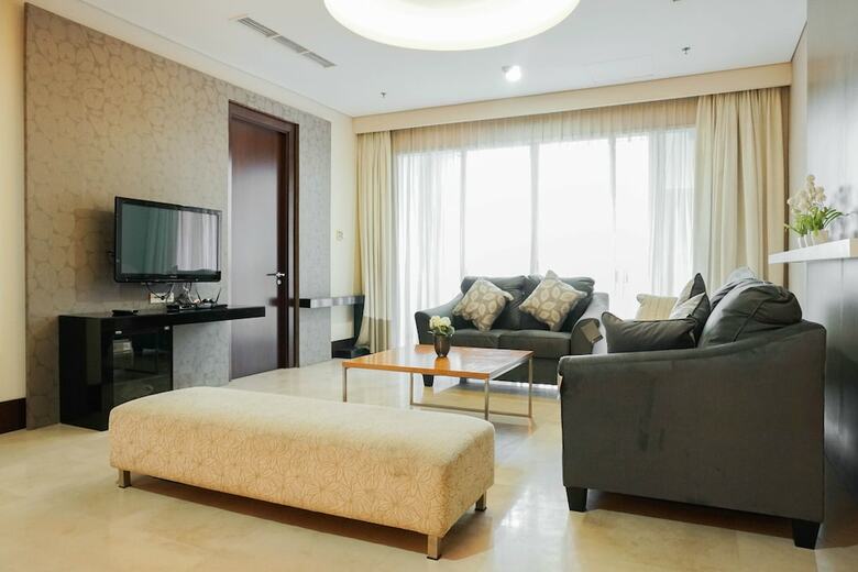 Exclusive And Spacious 3br Apartment At Pearl Garden