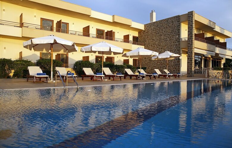 Hotel Niki Beach