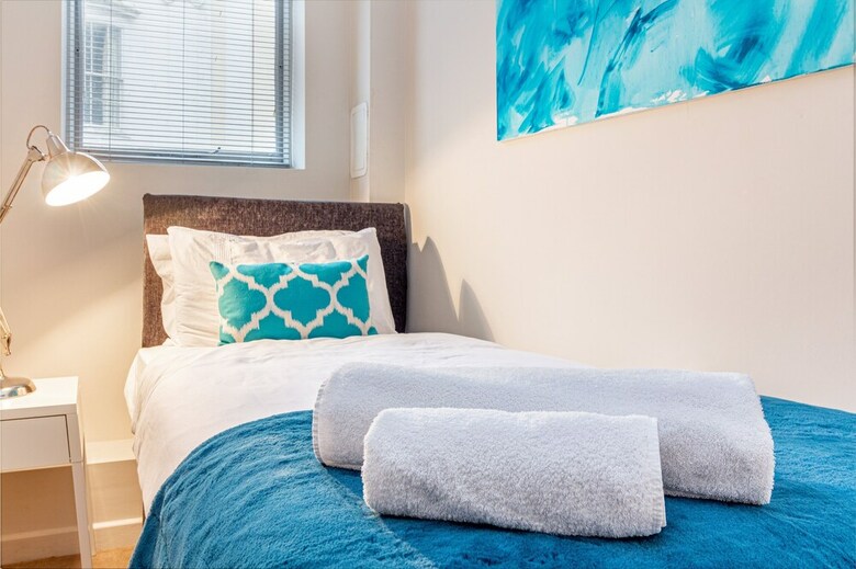 2 Bedroom Apartment Norfolk Square Guest Homes