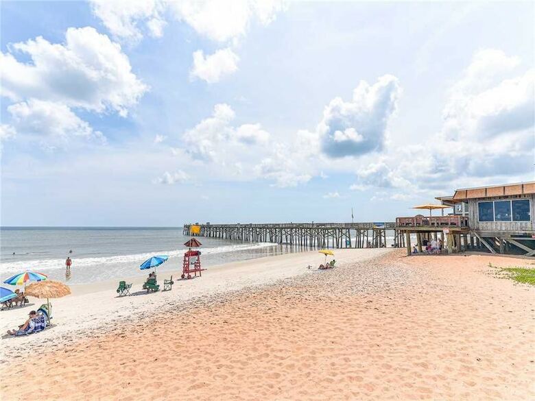 Island Retreat Upper B, Ocean Front, 2 Bedrooms, Sleeps 6