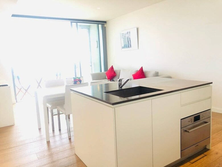 Apartamento 1bed 1study Apt With City View &new Year Firework