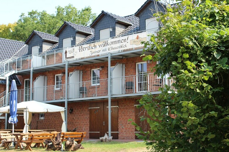 Heinrich's Pension Mit Caf�-witschaft