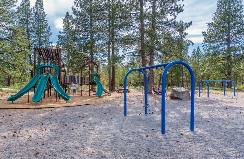 Tamarack Lane 8 By Village Properties At Sunriver