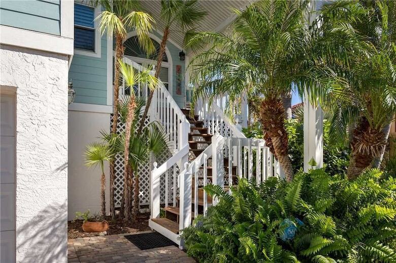 Blue Heaven, 3 Bedrooms, Bay Front, Private Pool, Pet Friendly, Sleeps 10
