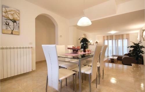 Holiday Home Pula 24
