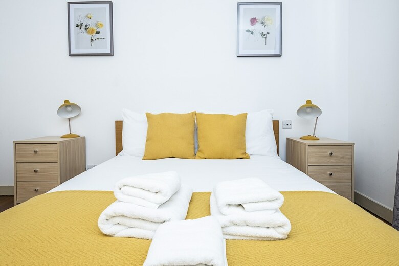 Royal College Apartments By Flexystays