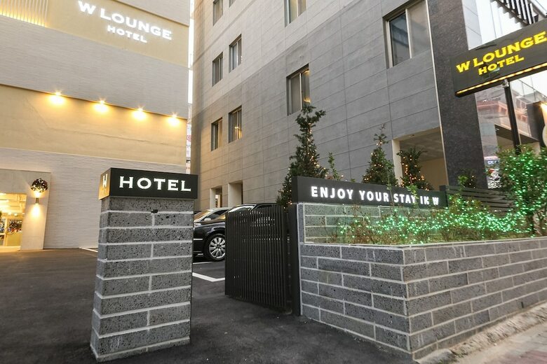 W Lounge Hotel
