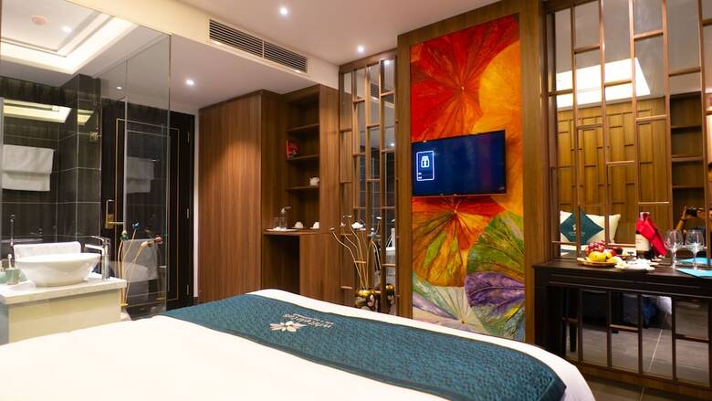White Lotus Hue Hotel