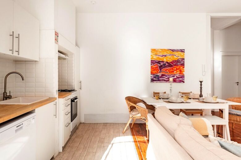 Apartment With 3 Bedrooms In Lisboa, With Wifi