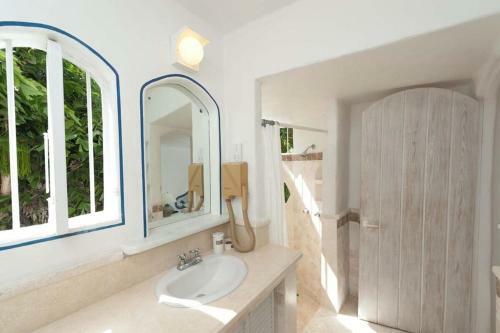 Villa Merlin Bay By Blue Sky Luxury