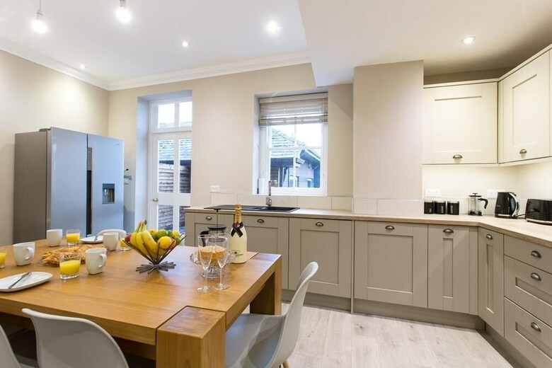Luxury Townhouse 350 Yds From Racecourse