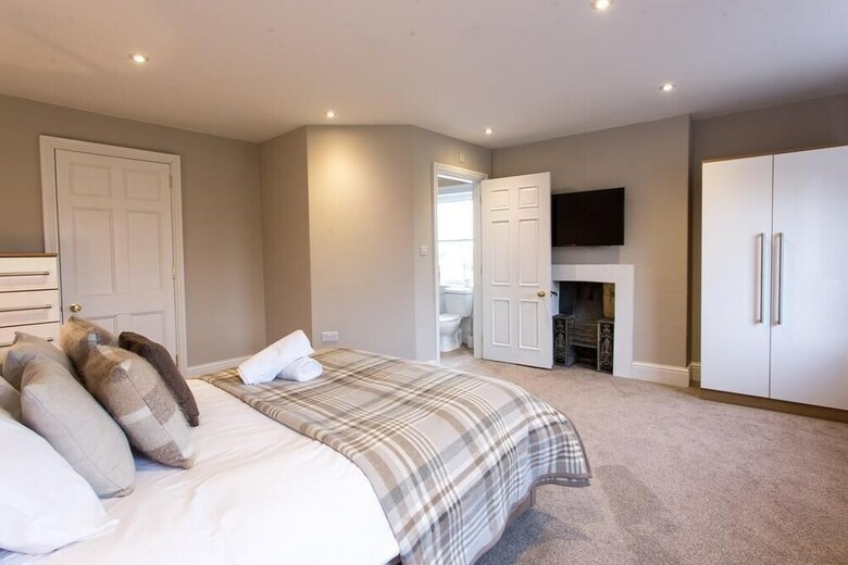 Luxury Townhouse 350 Yds From Racecourse