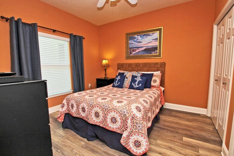 Crystal Shores By Youngs Suncoast