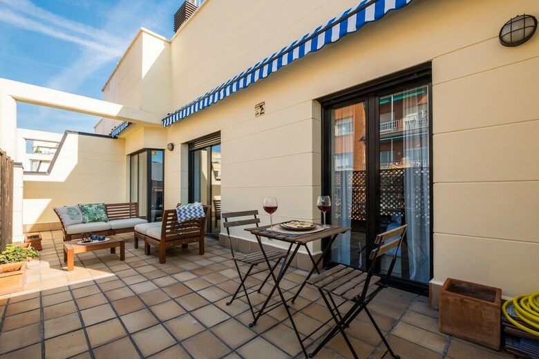 Apartamento Acogedor �tico Con Terraza En Retiro