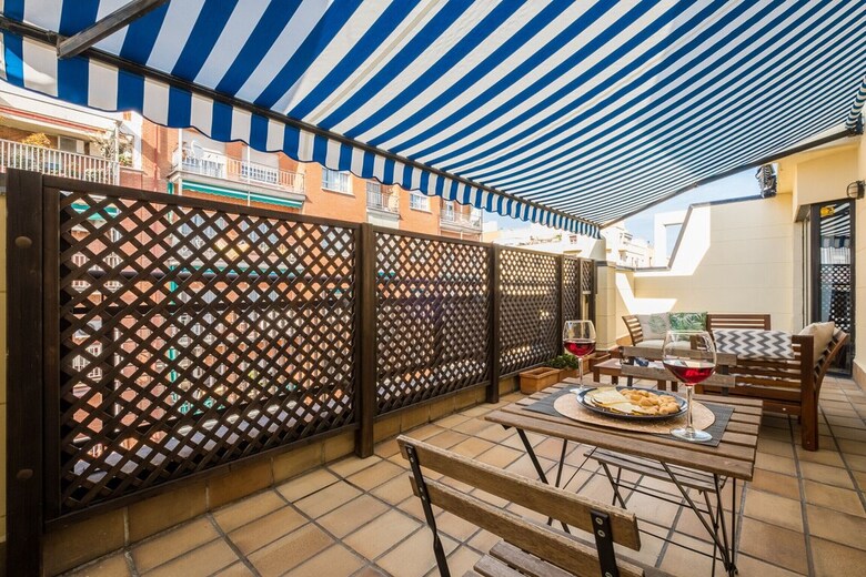 Apartamento Acogedor �tico Con Terraza En Retiro