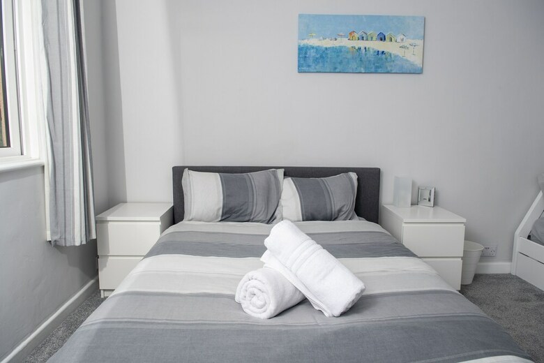 58 Esplanade Court Luxury Apartment