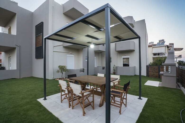 Deluxe Sunny Apartments