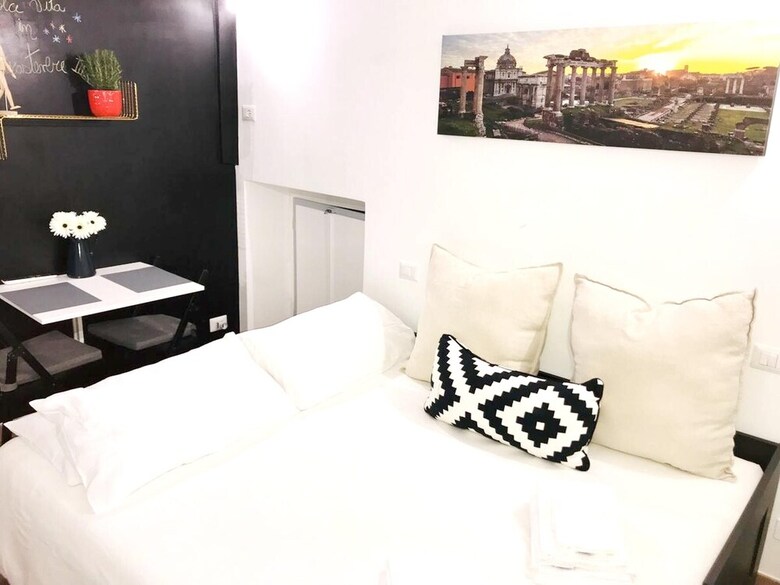 Apartamento Studio In Roma, With Wifi