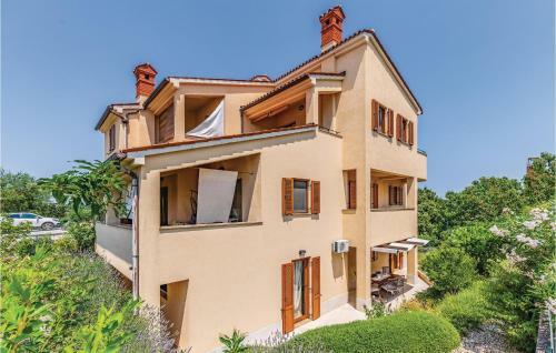 Apartment Kucine V