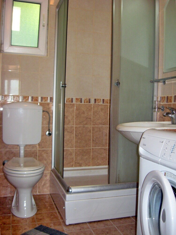Harasho Four Bed Apartment, Budva City Center