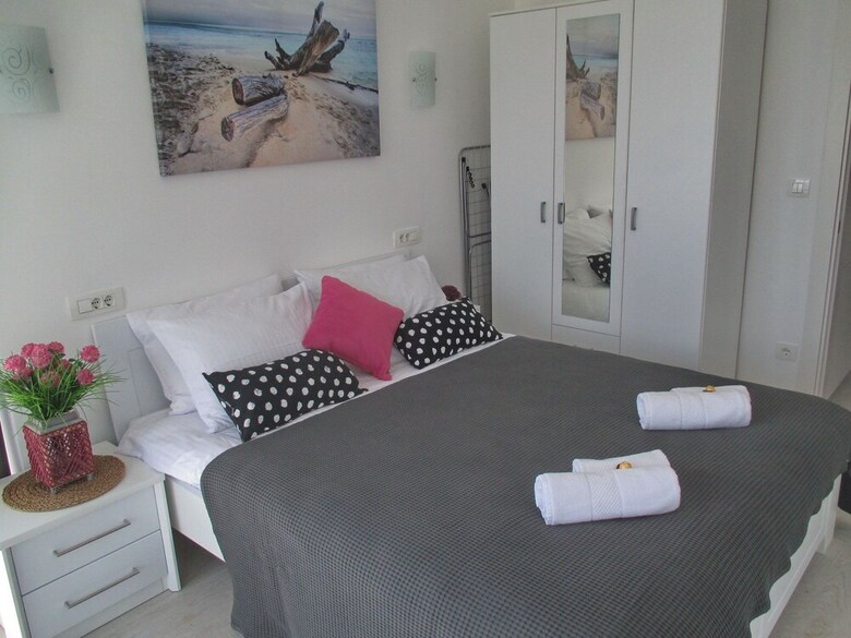 Rosemary One Bedroom Apartment -26