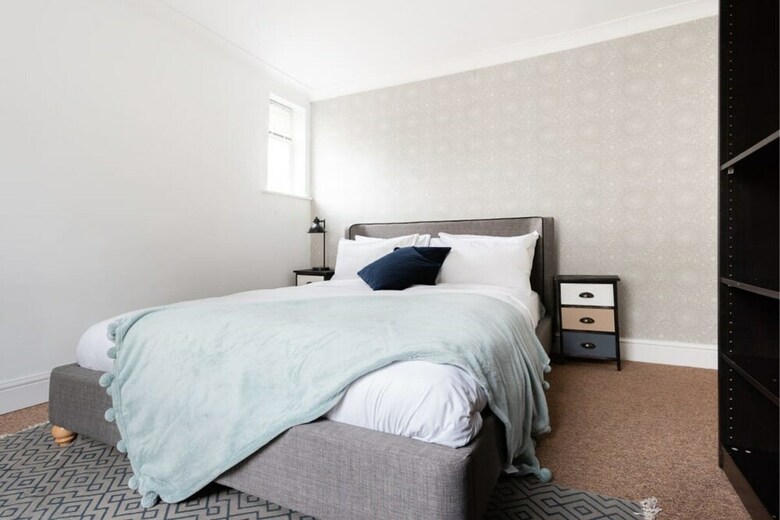 The Emmanuel Orchard - Central 4bdr Home With Parking