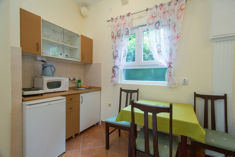 Boskovic Two-bedroom Apartment With Terrace