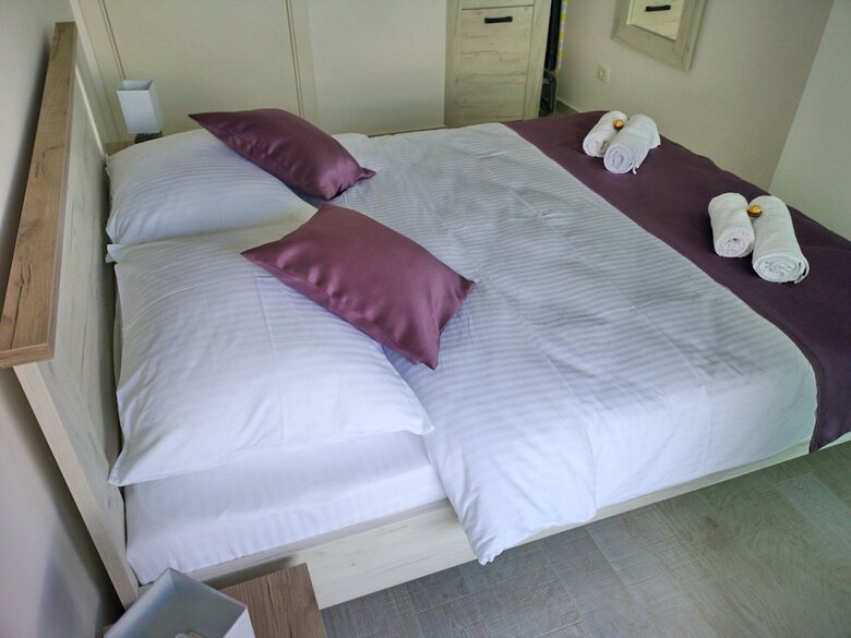 Lavander One Bedroom Apartment -29