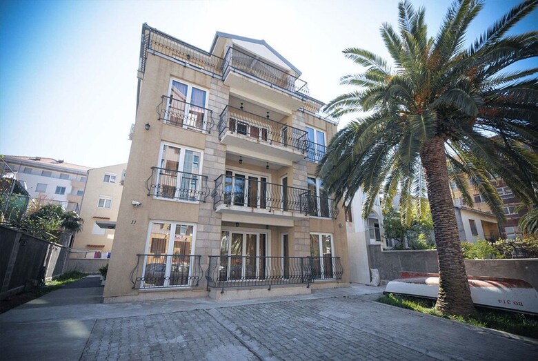 Franeta One-bedroom Apartment, First Floor, Garden View No.4