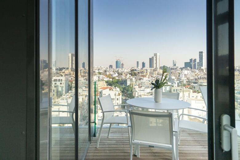 Luxury Beachfront Apartment By Airsuite