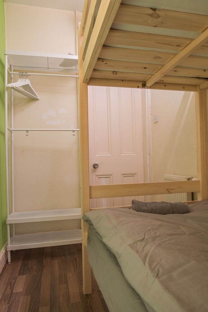 Edina � Bright City Centre Apartment