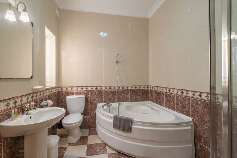 Getawaysmalta - Blue Waters 3-bedroom Apartment In Sliema