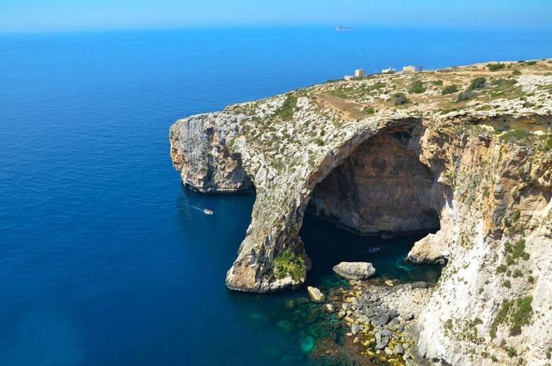 Getawaysmalta - Blue Waters 3-bedroom Apartment In Sliema