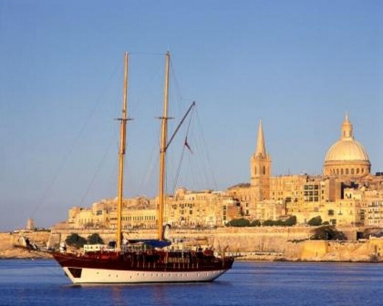 Getawaysmalta - Blue Waters 3-bedroom Apartment In Sliema