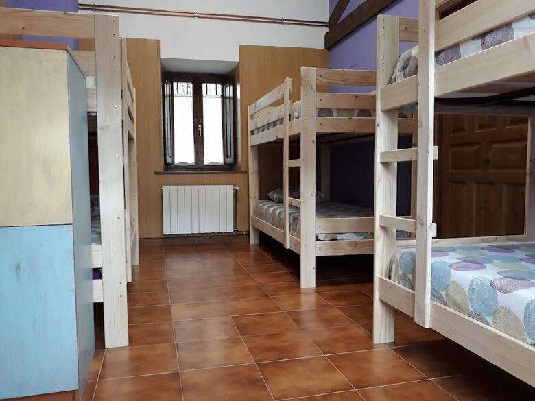 Hostal Albergue La Vargona